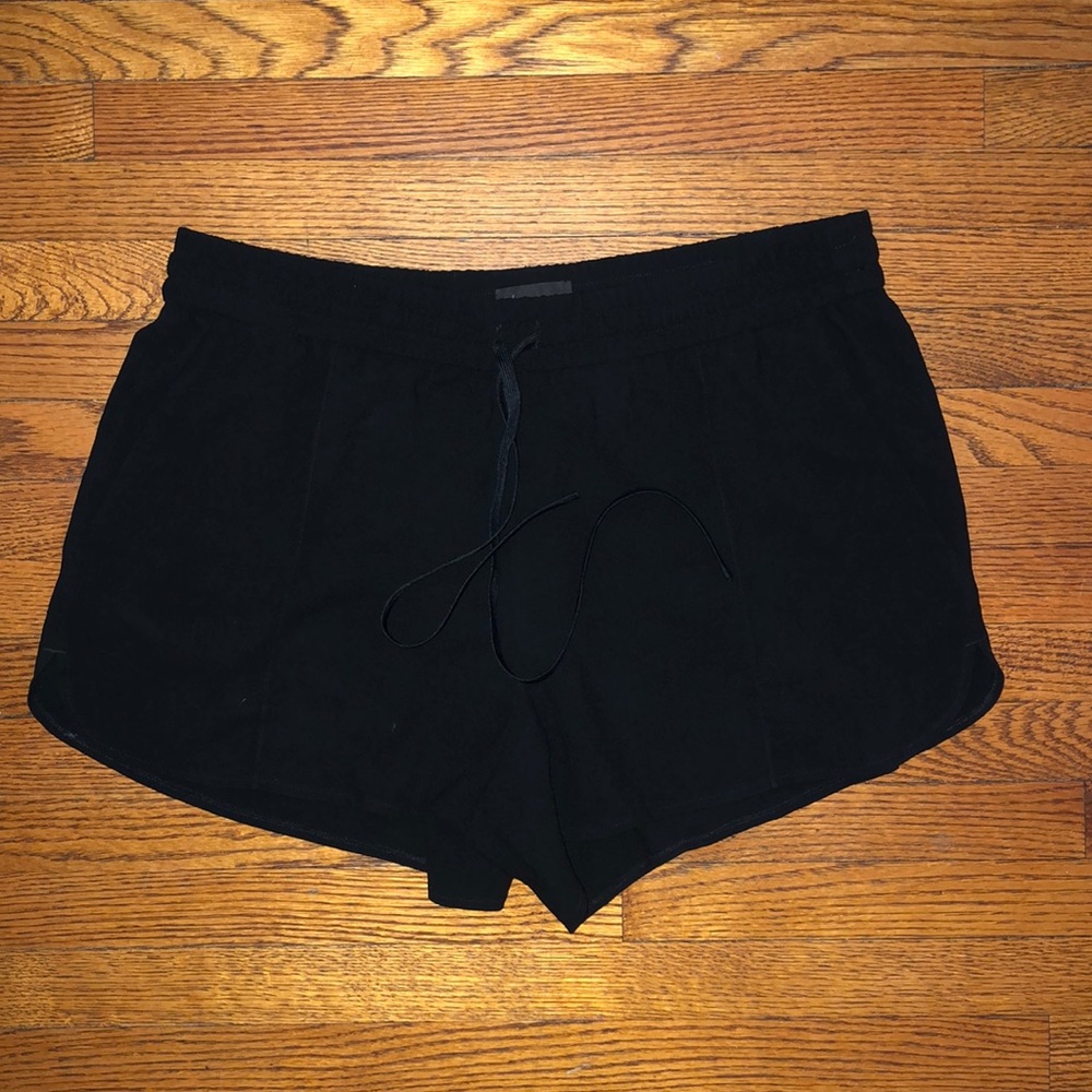 Aritzia Babaton Shorts
